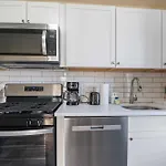 Localstr - The Oakden Suites In Orange Loop B1