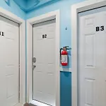 Localstr - The Oakden Suites In Orange Loop B1